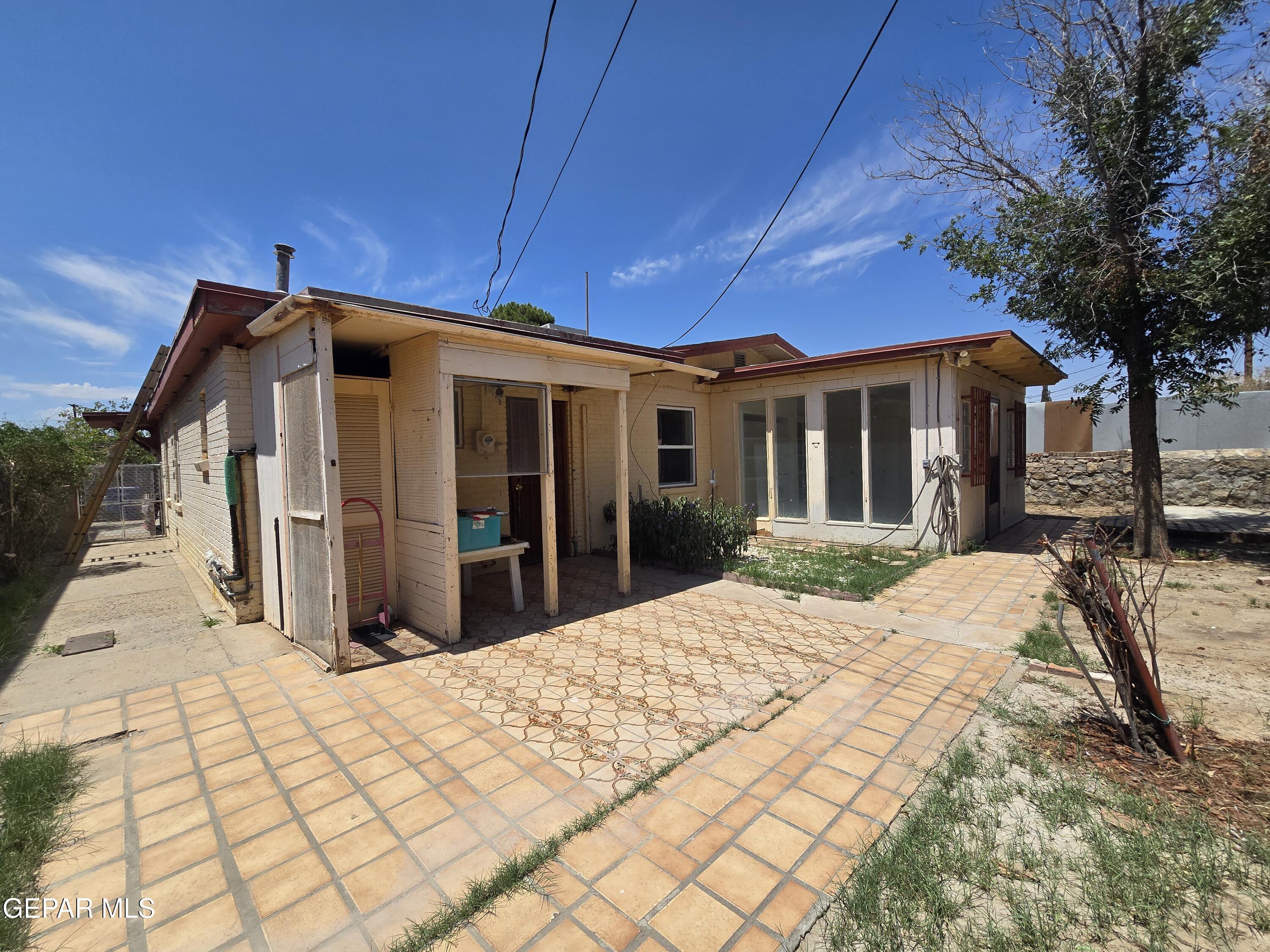 226 Coronado Road El Paso, TX 79915 - Photo 21 of 22 a view of a house with a patio