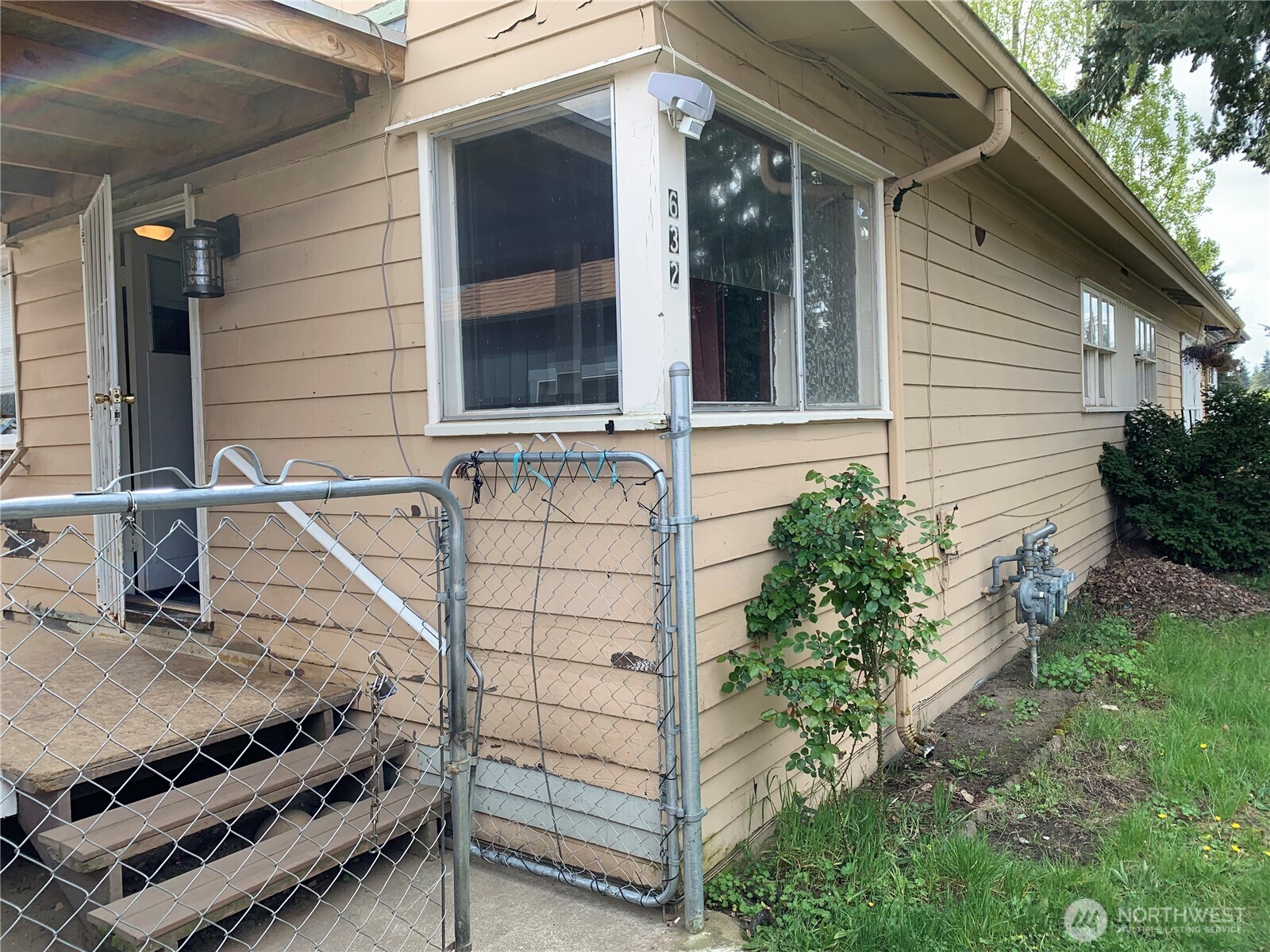 632 Index Avenue Northeast Renton, WA 98056 - Photo 12 of 13 a view of a backyard with sitting area