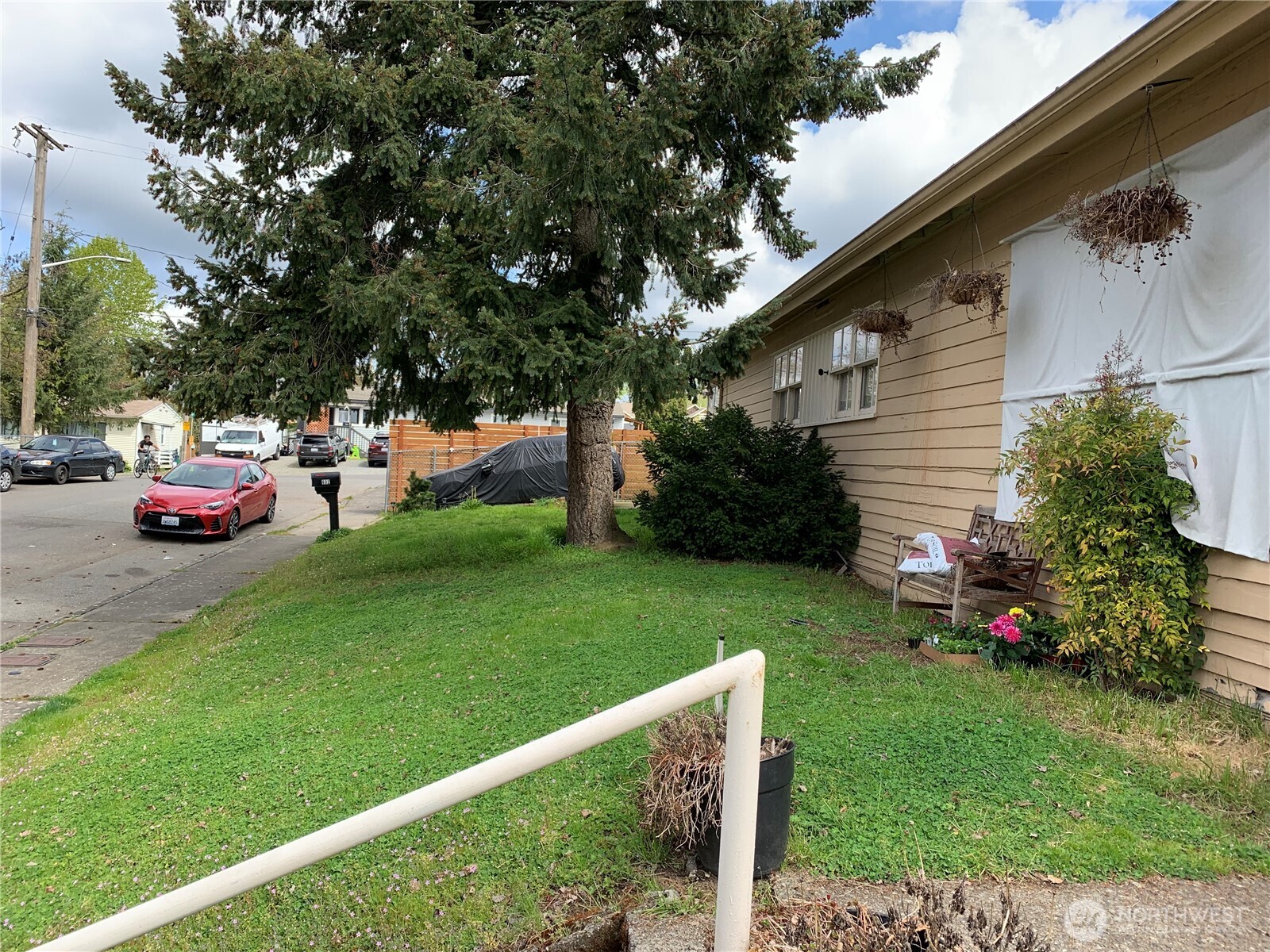 632 Index Avenue Northeast Renton, WA 98056 - Photo 13 of 13 a front view of a house with garden
