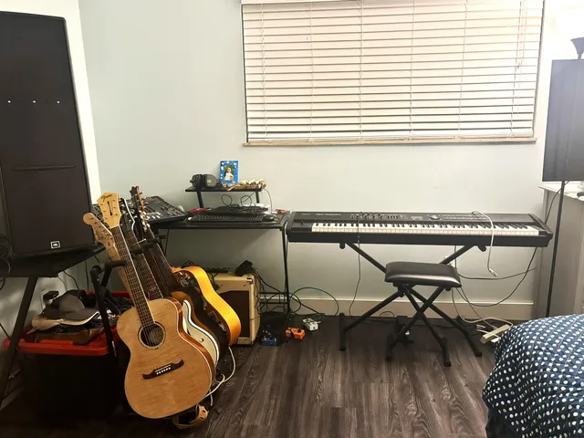 $198,500 | 1704 East Meyers Avenue, Hazel Park, MI 48030