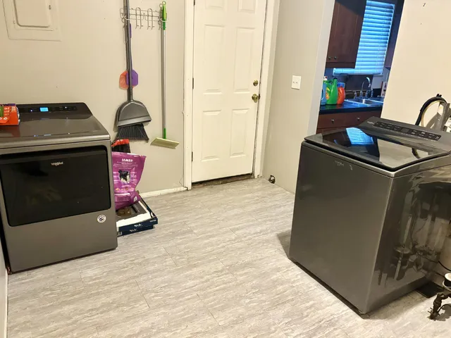 $198,500 | 1704 East Meyers Avenue, Hazel Park, MI 48030