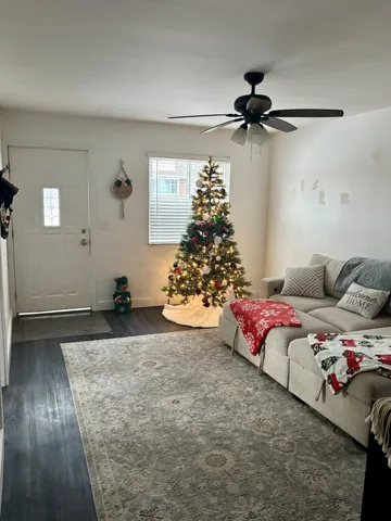 $198,500 | 1704 East Meyers Avenue, Hazel Park, MI 48030