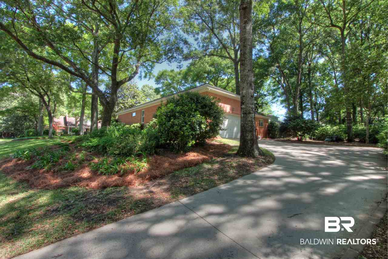301 Potters Mills Road Daphne, AL 36526 - Photo 30 of 32 Driveway