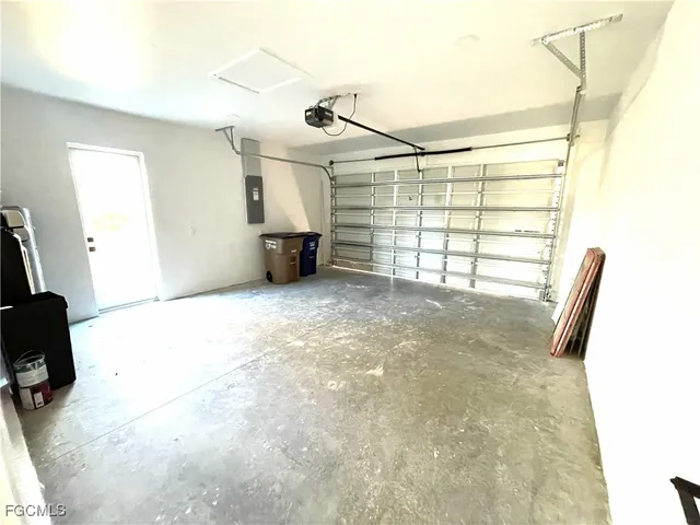 $2,100 | 1901 East 13th Street, Lehigh Acres, FL 33972