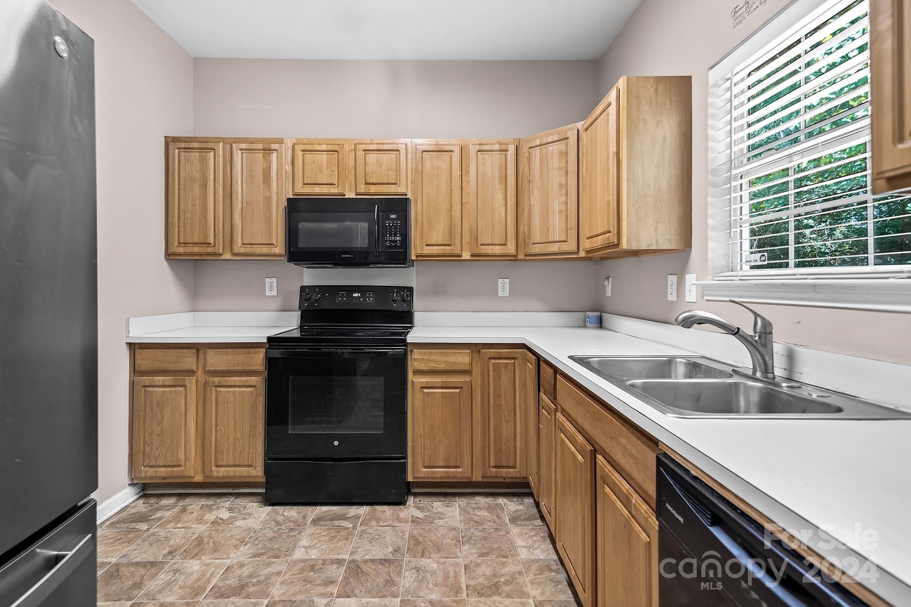 8214 Pozzi Road, Unit 14 Charlotte, NC 28216 - Photo 11 of 27 Gallery Image 11