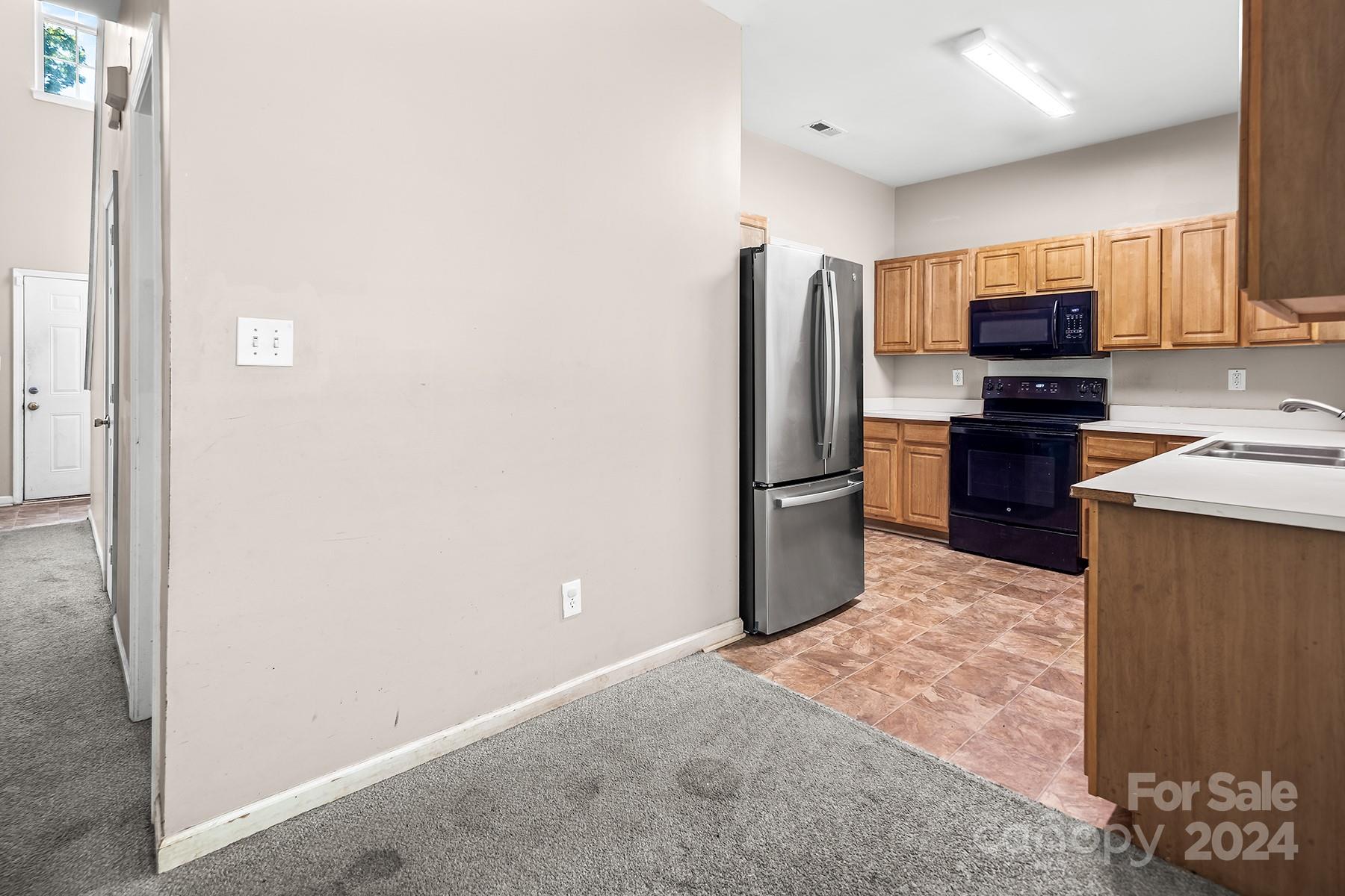 8214 Pozzi Road, Unit 14 Charlotte, NC 28216 - Photo 12 of 27 Gallery Image 12
