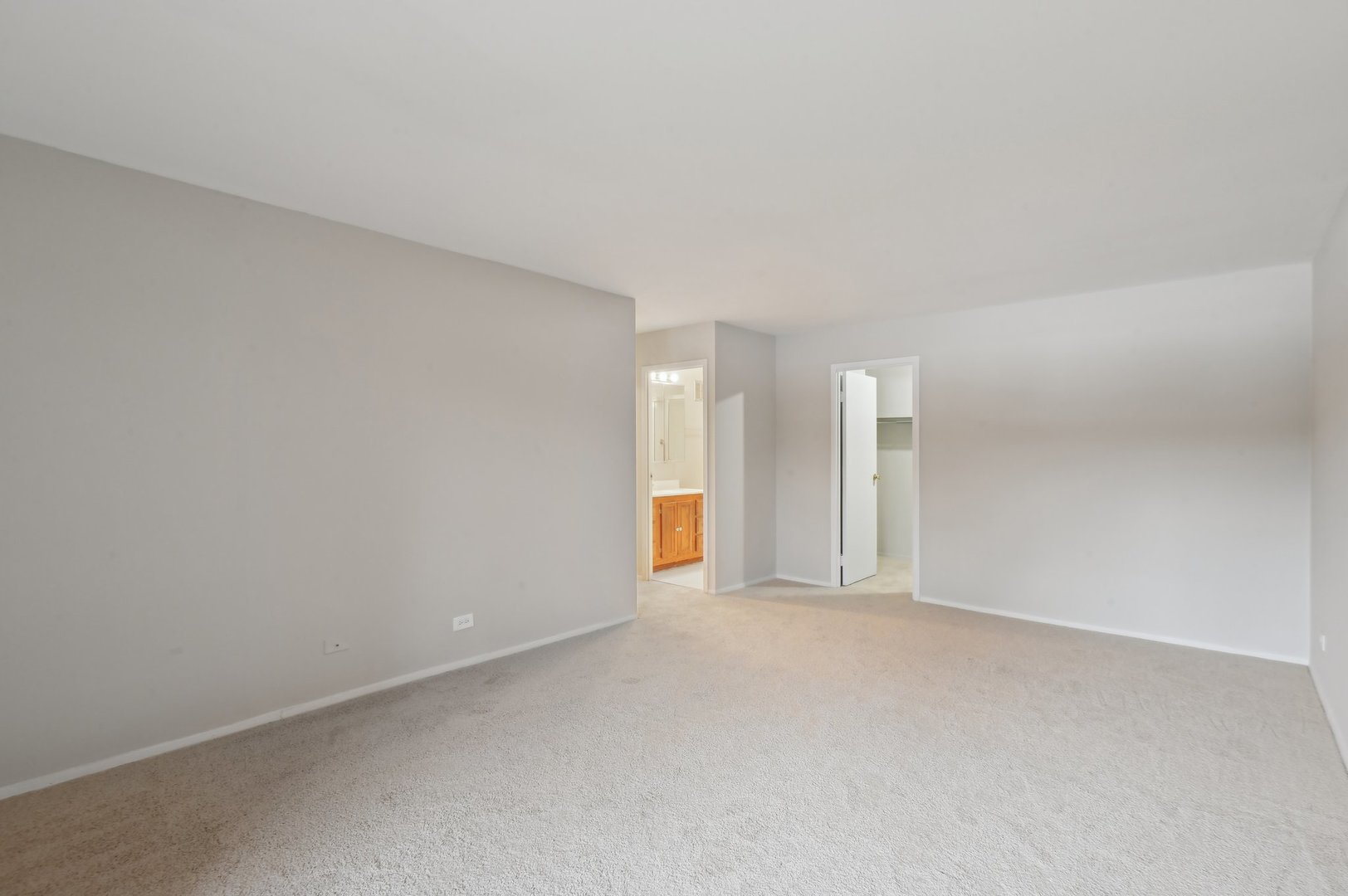 1615 East Central Road, Unit 121C Arlington Heights, IL 60005 - Photo 13 of 23 a view of an empty room