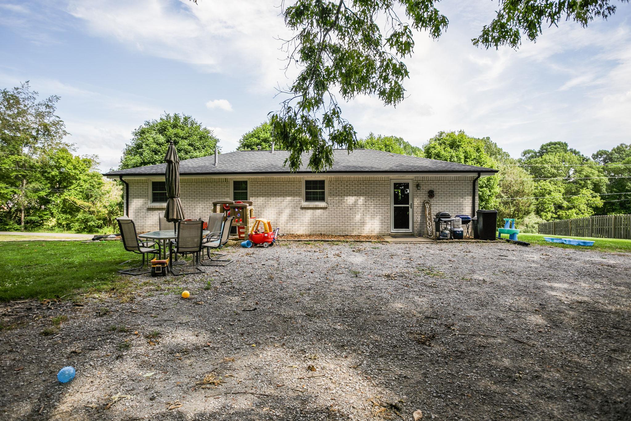 2818 Ewell Elliott Road Springfield, TN 37172 - Photo 4 of 24 a view of a house with backyard