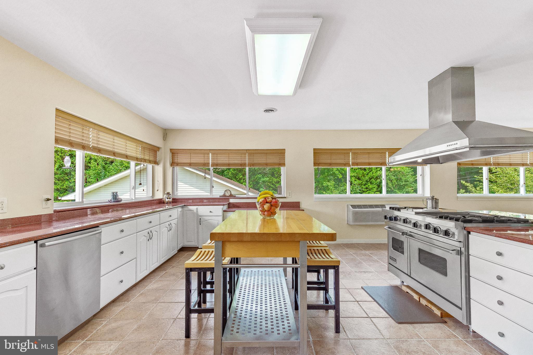 1070 Clay Hammond Road Prince Frederick, MD 20678 - Photo 17 of 81 Tons of counter space!