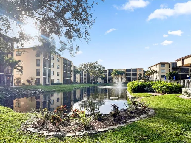 $179,000 | 515 30th Avenue West, Unit H111, Bradenton, FL 34205