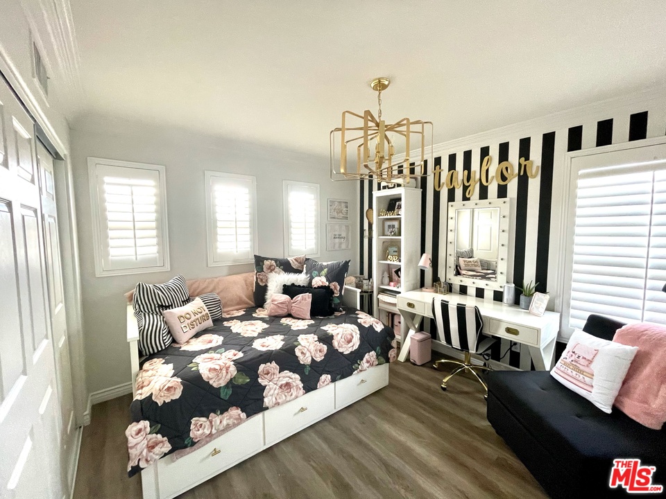 26810 Kendall Lane Stevenson Ranch, CA 91381 - Photo 41 of 44 a living room with furniture and a large window