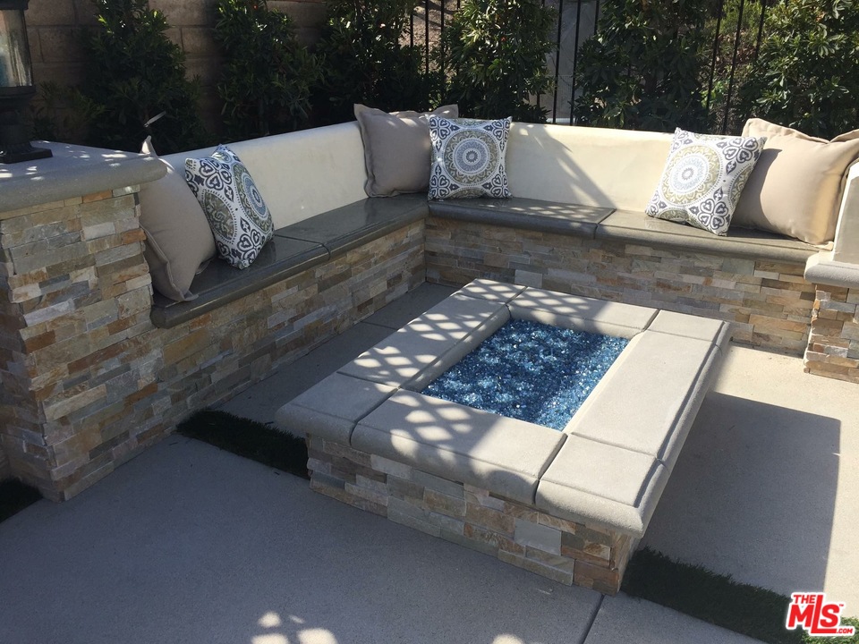 26810 Kendall Lane Stevenson Ranch, CA 91381 - Photo 7 of 44 a view of sitting area with furniture
