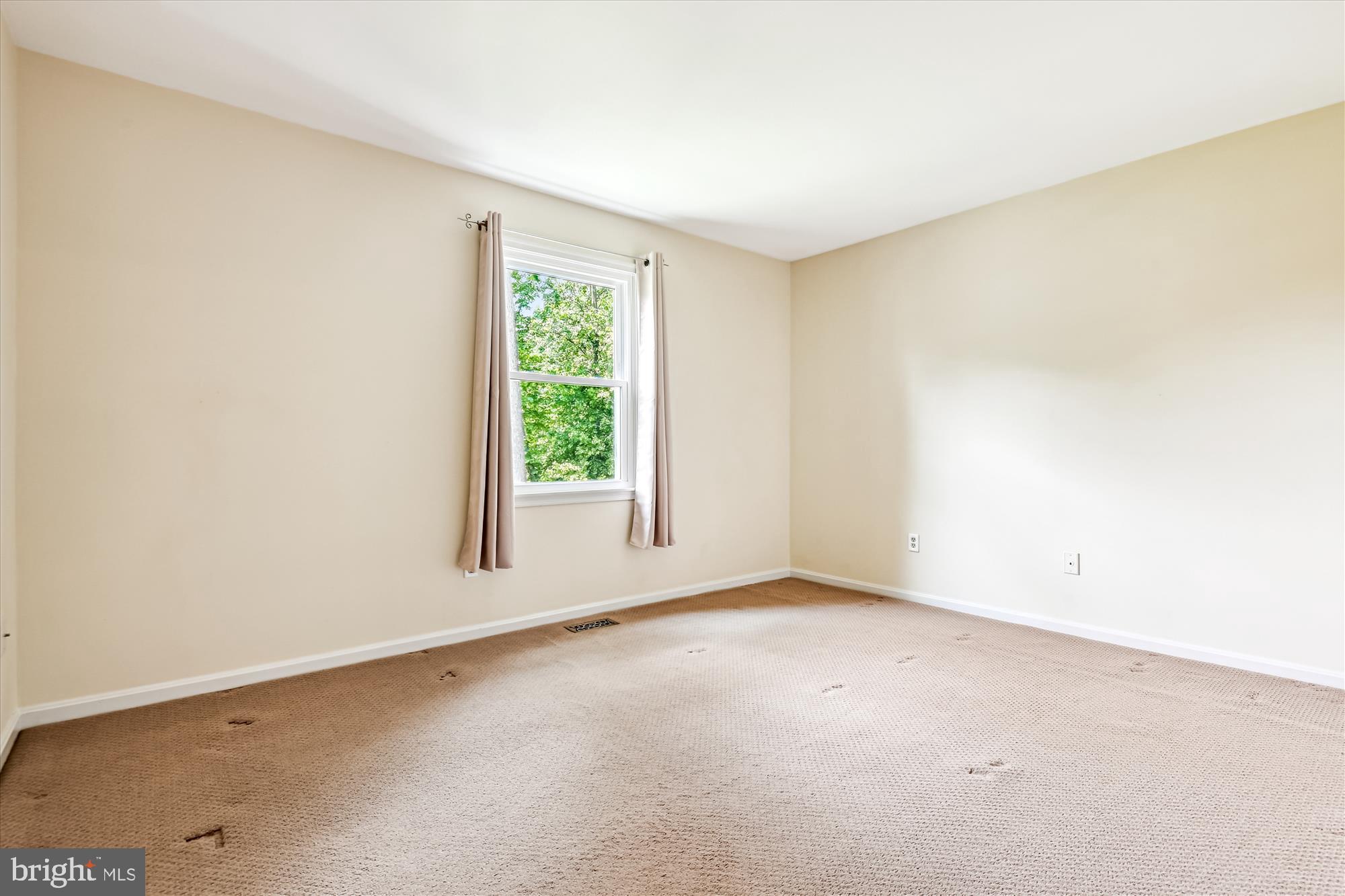 1302 Terry Way Fallston, MD 21047 - Photo 37 of 51 an empty room with windows