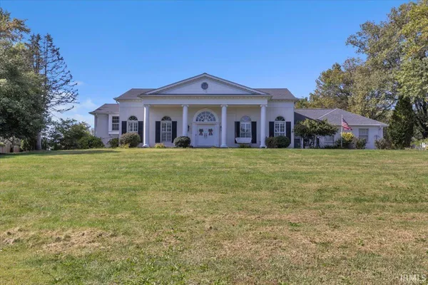 $592,000 | 1711 Old Plank Road, Newburgh, IN 47630