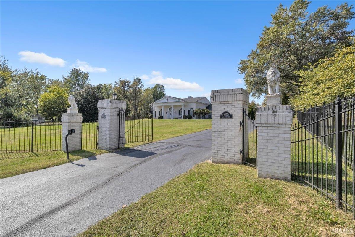 1711 Old Plank Road Newburgh, IN 47630 - Photo 2 of 36