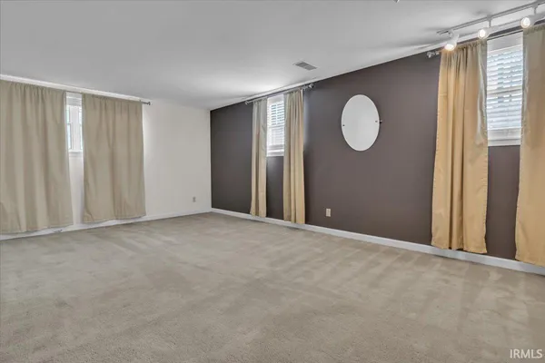 $592,000 | 1711 Old Plank Road, Newburgh, IN 47630