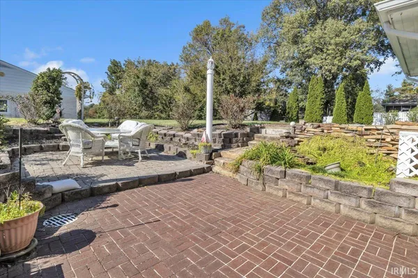 $592,000 | 1711 Old Plank Road, Newburgh, IN 47630