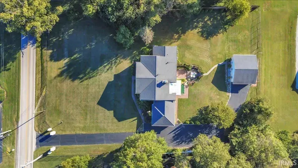 $592,000 | 1711 Old Plank Road, Newburgh, IN 47630