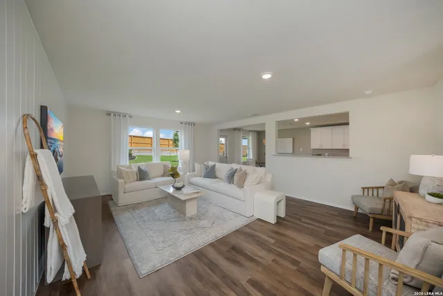 $304,530 | 432 Raven Row, Marion, TX 78124