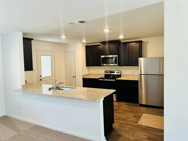 $1,700 | 117 Maywood Lane, Jarrell, TX 76537