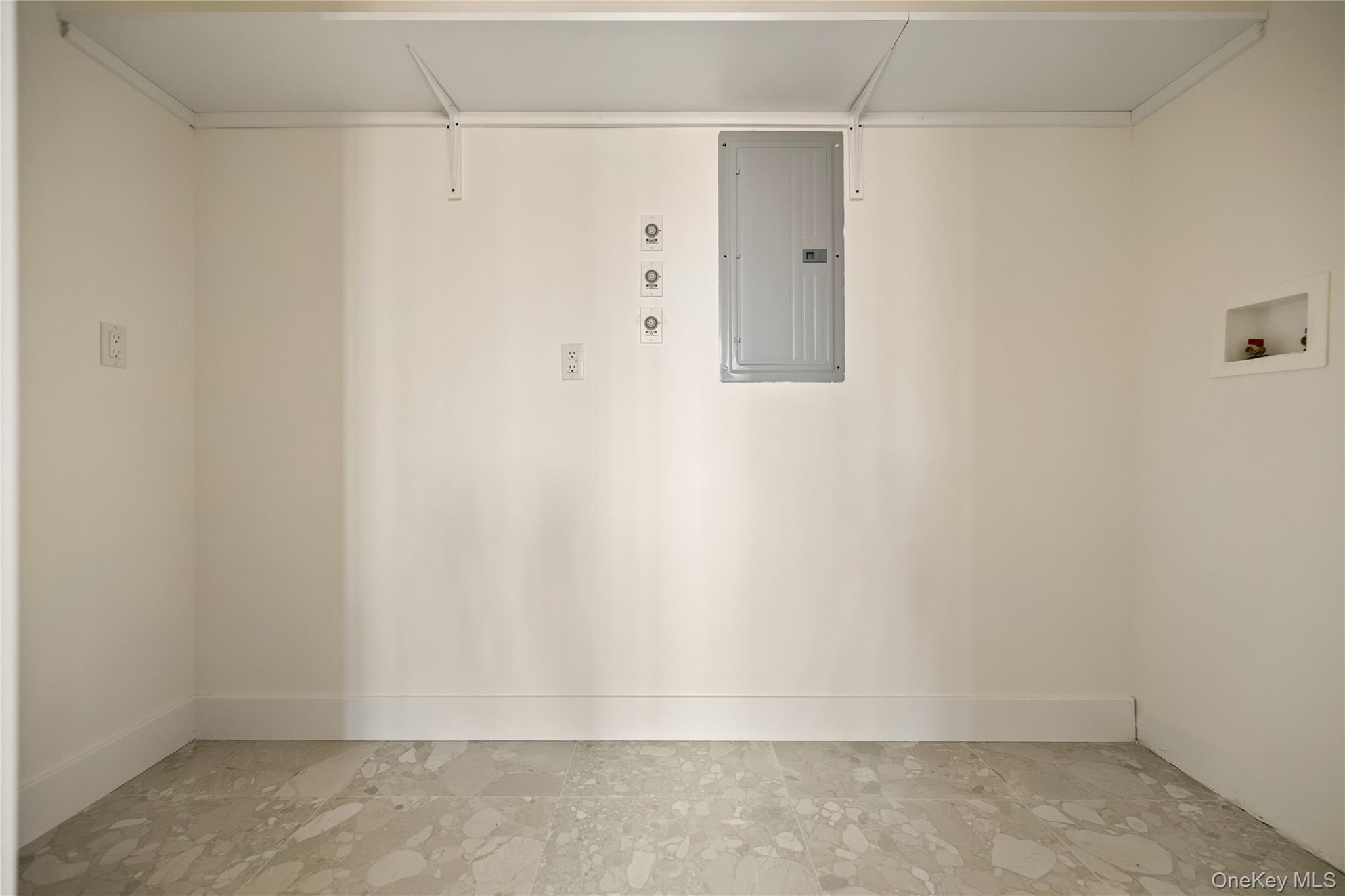 7 Valley Way, Unit 220 Spring Valley, NY 10977 - Photo 37 of 41 a view of small space