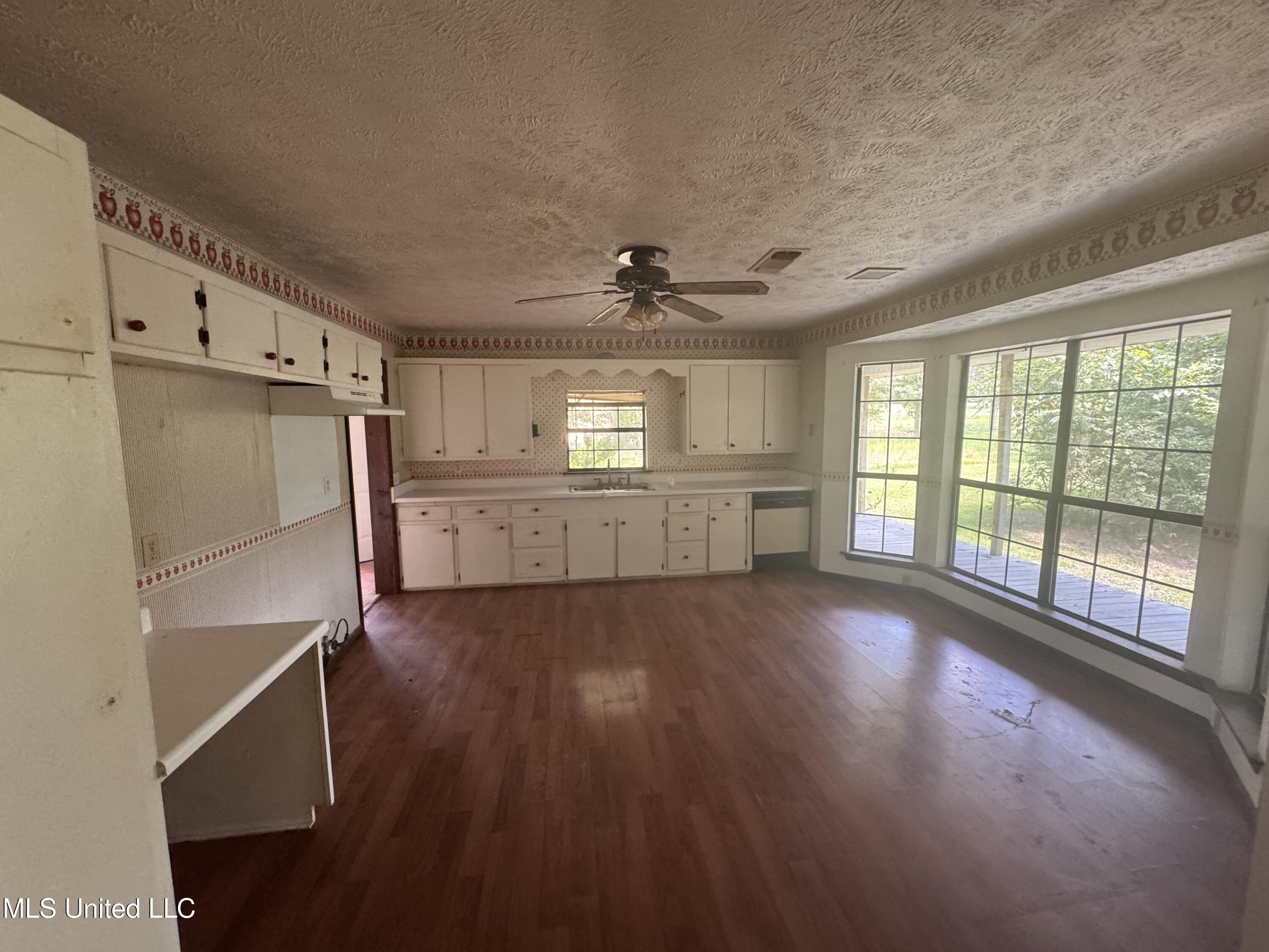 2169 Highway 429 Carthage, MS 39051 - Photo 6 of 14 IMG_4695