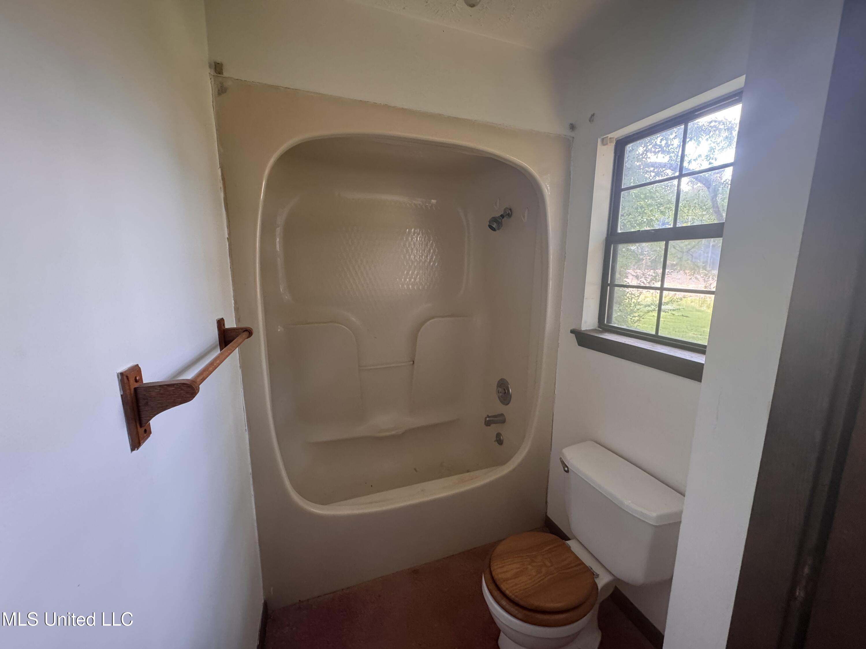 2169 Highway 429 Carthage, MS 39051 - Photo 9 of 14 IMG_4698