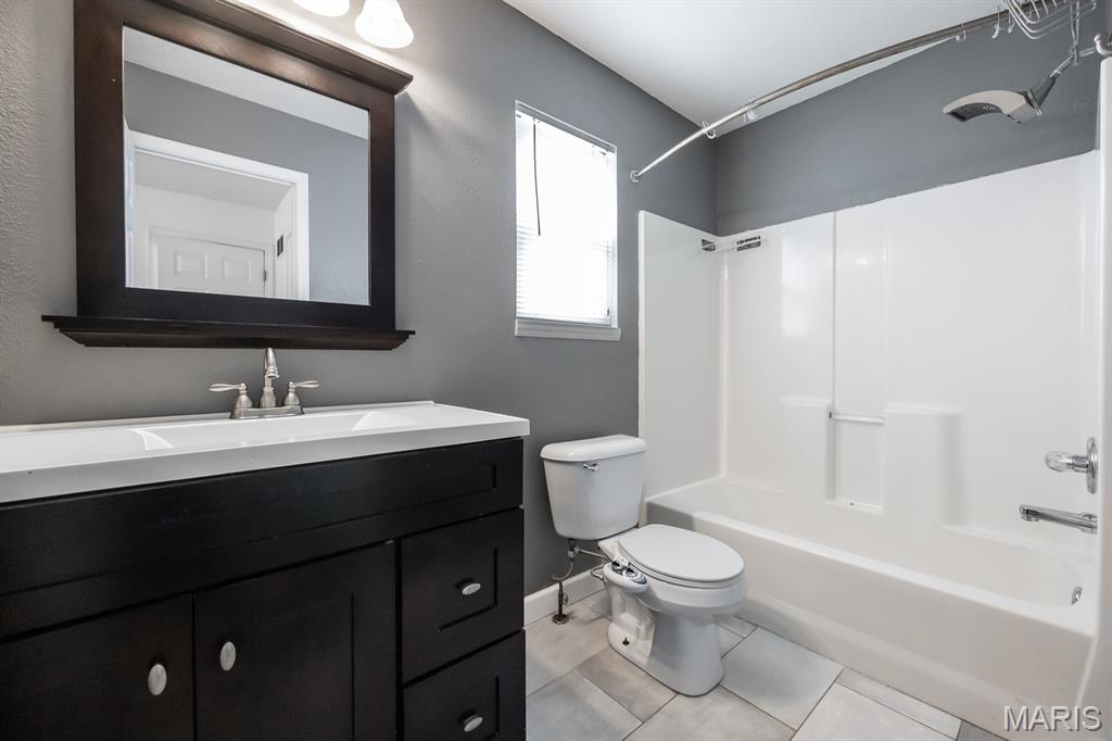 2130 Streamview Court O'Fallon, IL 62269 - Photo 12 of 32