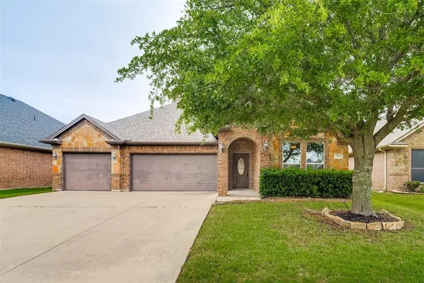 $420,000 | 308 Pecos Drive, Burleson, TX 76028