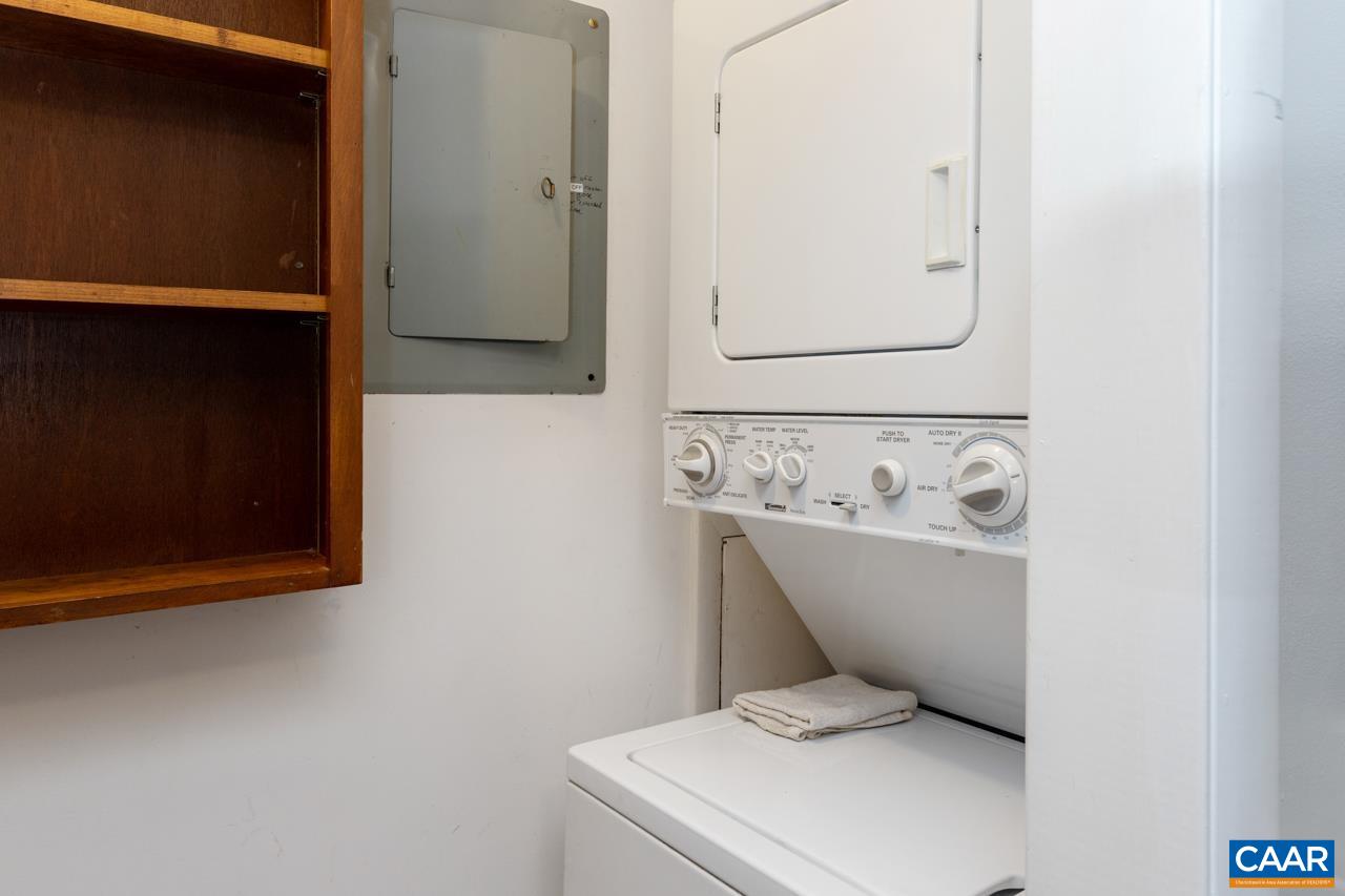 482 3 Ridges Roseland, VA 22967 - Photo 12 of 15 a utility room with dryer and washer