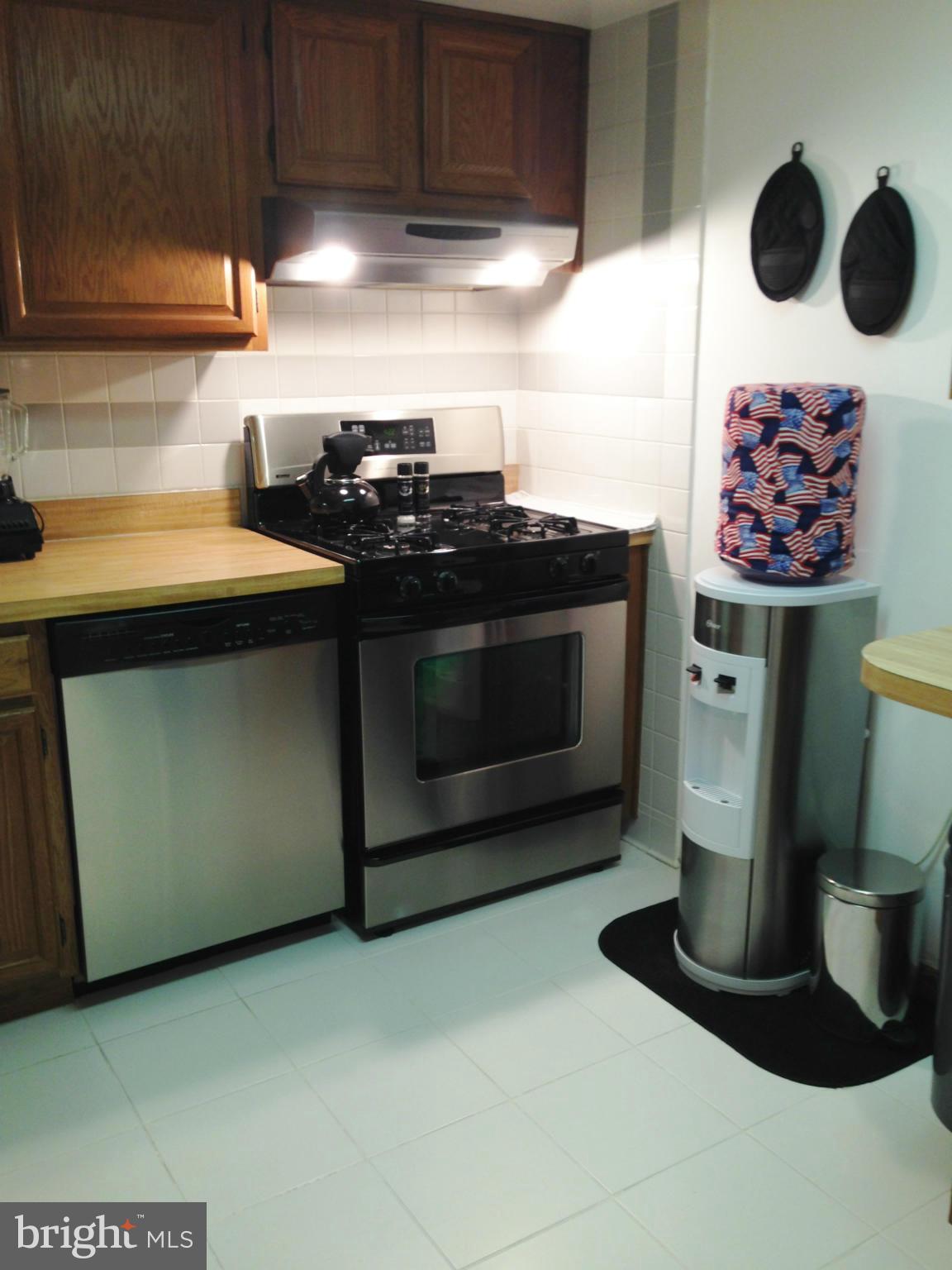 1411 Northgate Square, Unit 2A Reston, VA 20190 - Photo 13 of 26 Very roomy