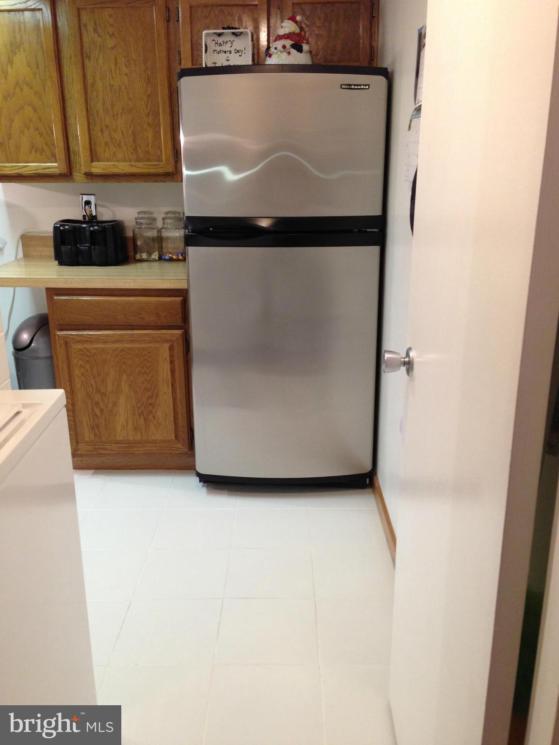 1411 Northgate Square, Unit 2A Reston, VA 20190 - Photo 14 of 26 Fridge with icemaker