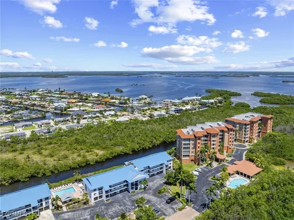 $325,000 | 22652 Island Pines Way, Unit 154, Fort Myers Beach, FL 33931