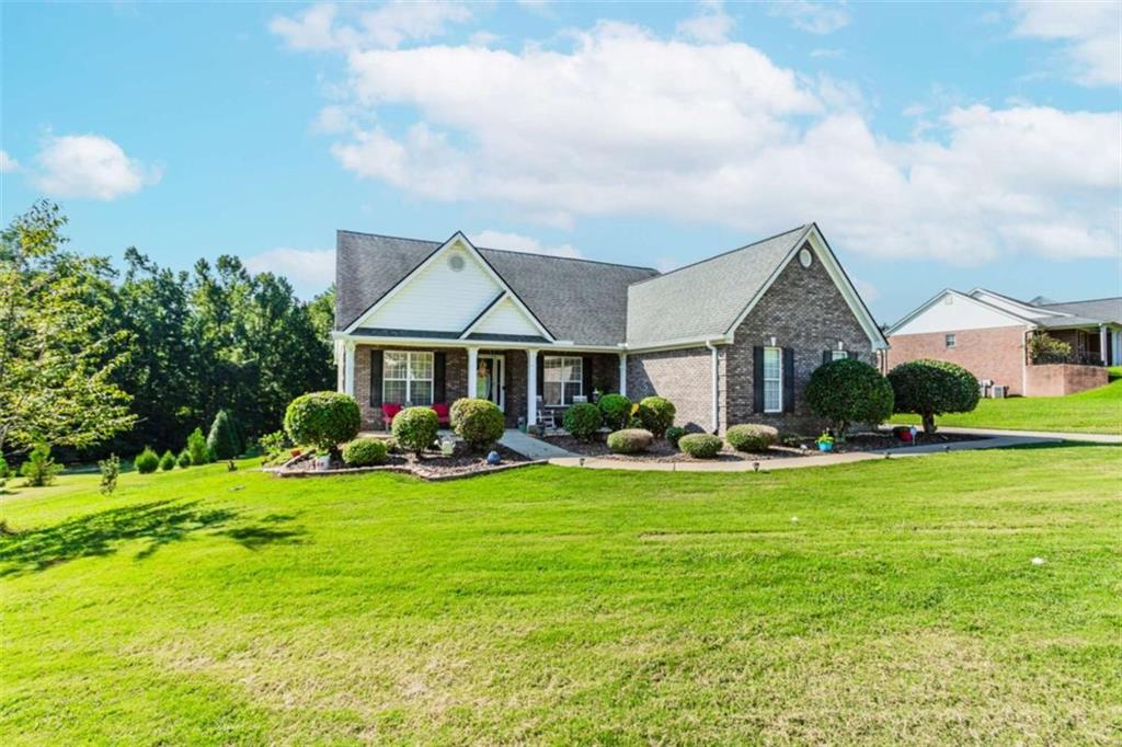 855 Crystal Meadow Drive Winder, GA 30680 - Photo 3 of 32