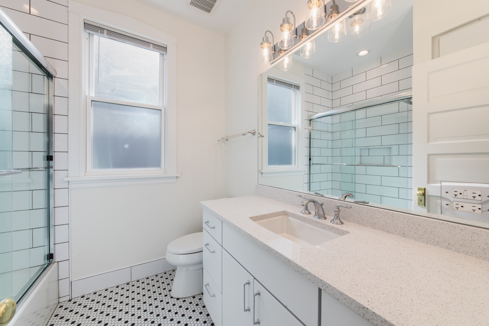 3446 North Springfield Avenue, Unit 2 Chicago, IL 60618 - Photo 15 of 23