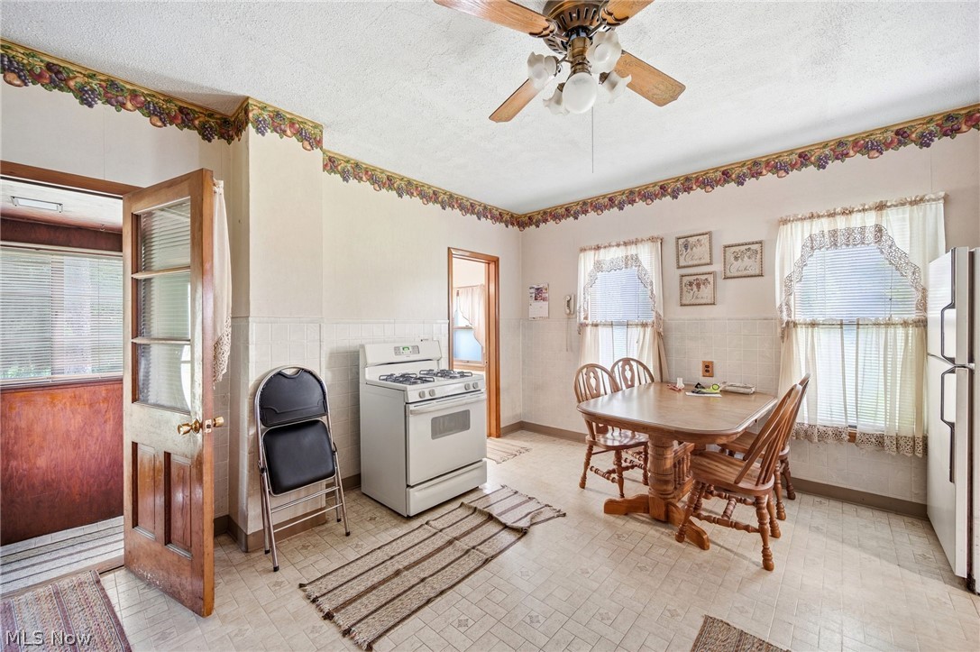 403 Barrett Road Berea, OH 44017 - Photo 9 of 22 Kitchen
