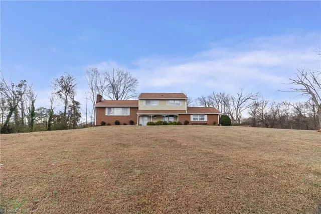 $299,900 | 387 Ledford Circle, High Point, NC 27265