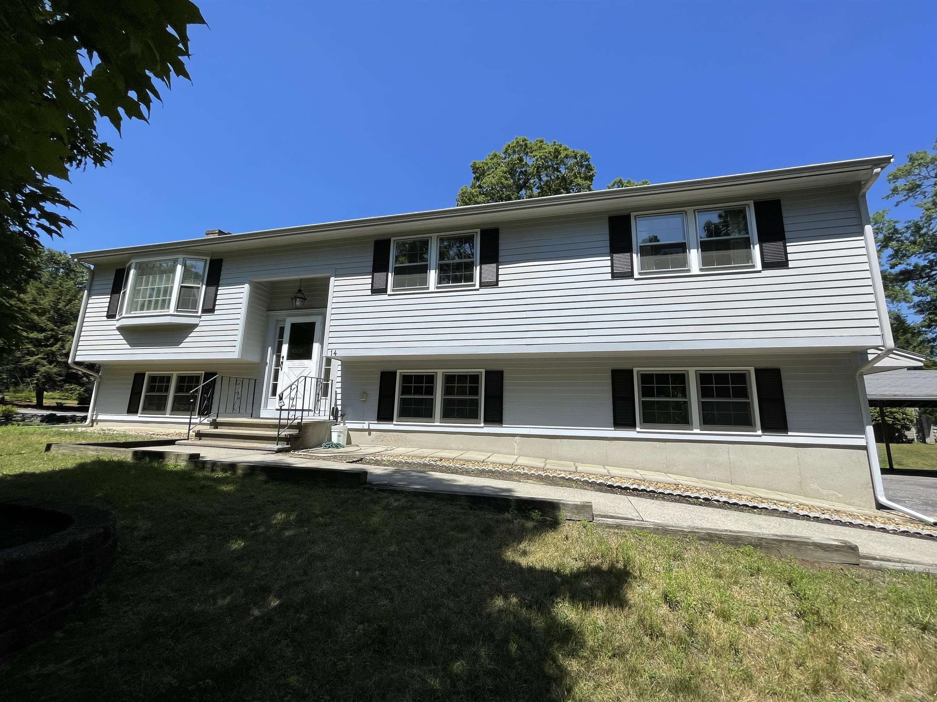 14 Danbury Road Nashua, NH 03064 - Photo 3 of 37 Gallery Image 3