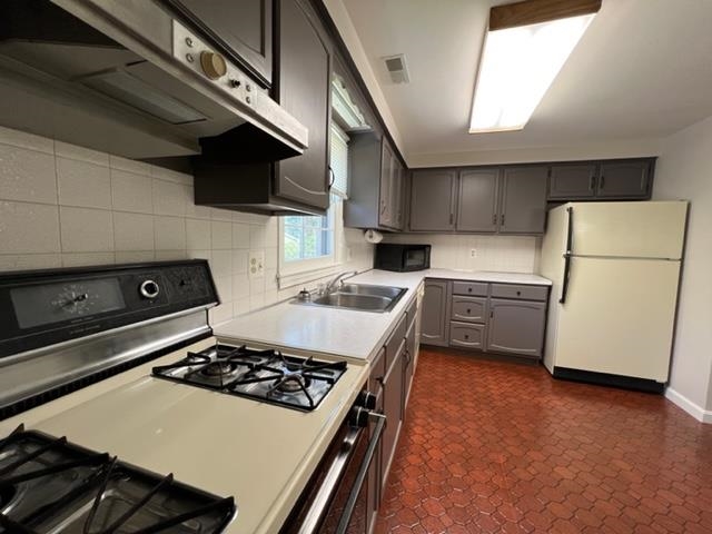 14 Danbury Road Nashua, NH 03064 - Photo 8 of 37 Gallery Image 8