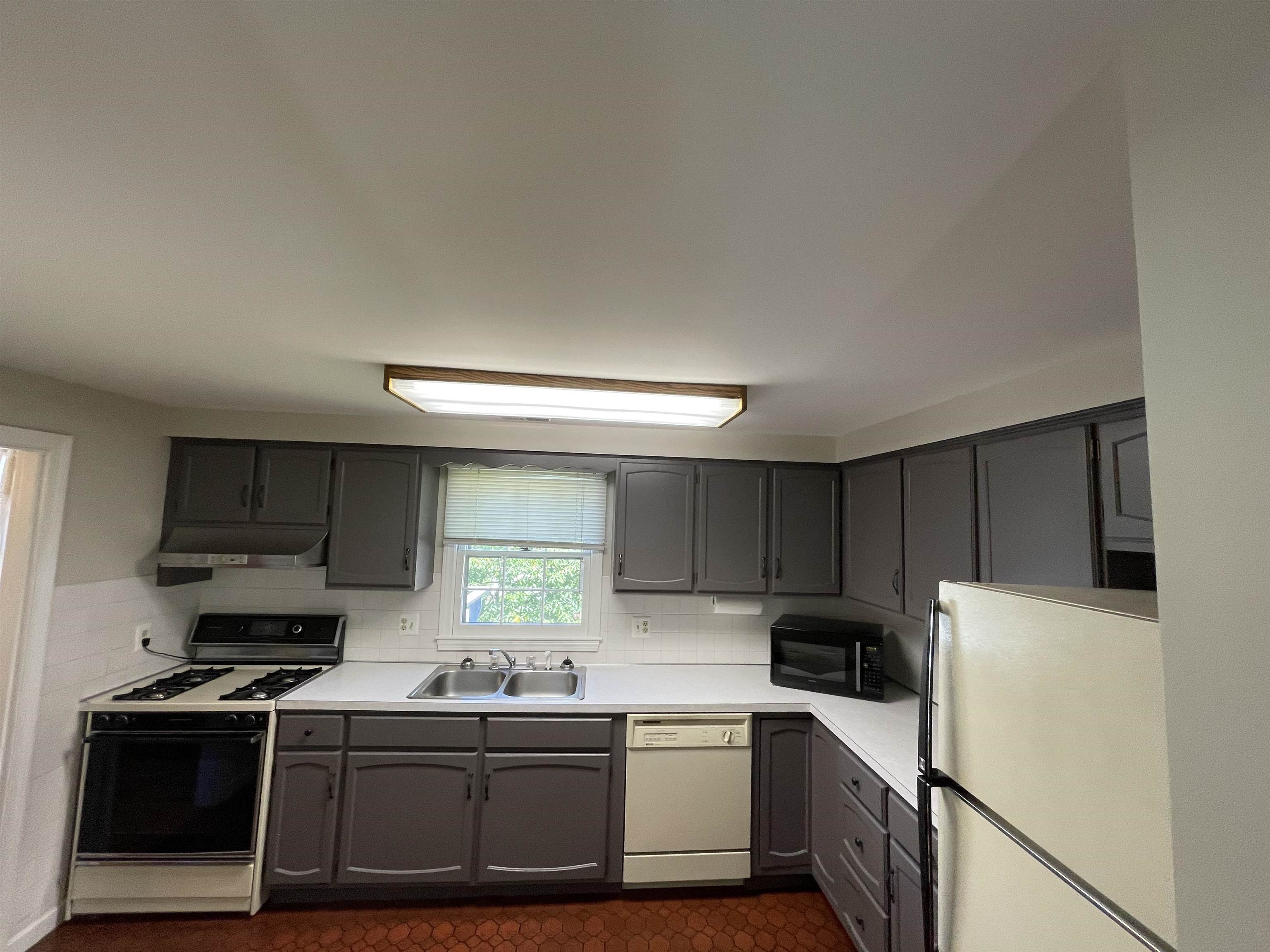 14 Danbury Road Nashua, NH 03064 - Photo 9 of 37 Gallery Image 9