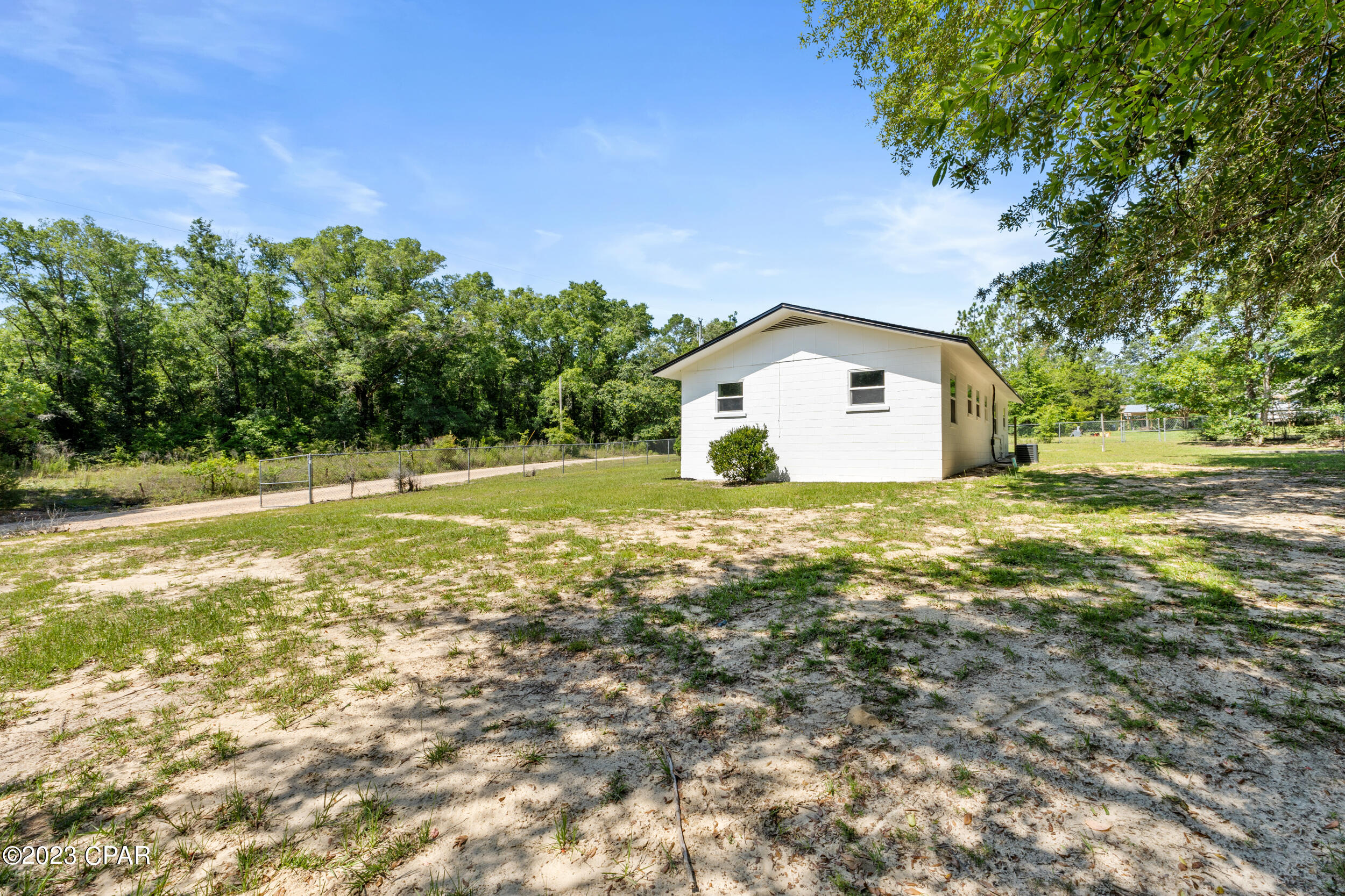 3922 Anders Road Caryville, FL 32427 - Photo 7 of 33 Gallery Image 7