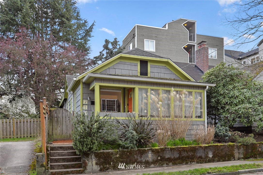 719 North 45th Street Seattle, WA 98103 - Photo 1 of 26 Gallery Image 1