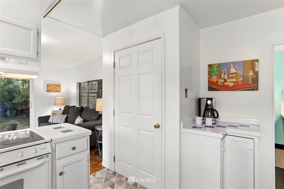719 North 45th Street Seattle, WA 98103 - Photo 11 of 26 Gallery Image 11