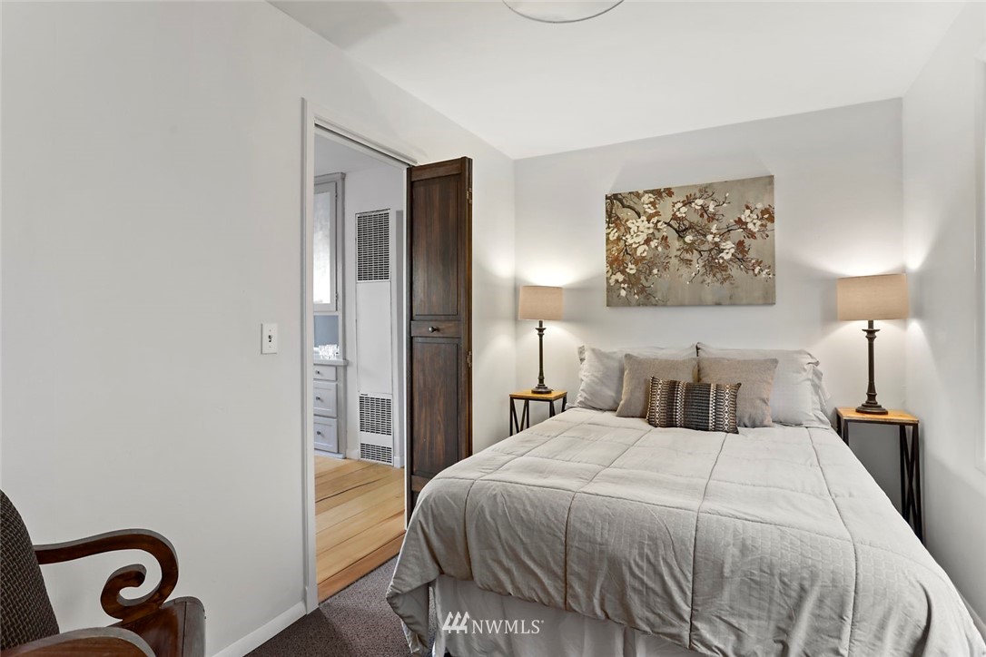 719 North 45th Street Seattle, WA 98103 - Photo 14 of 26 Gallery Image 14