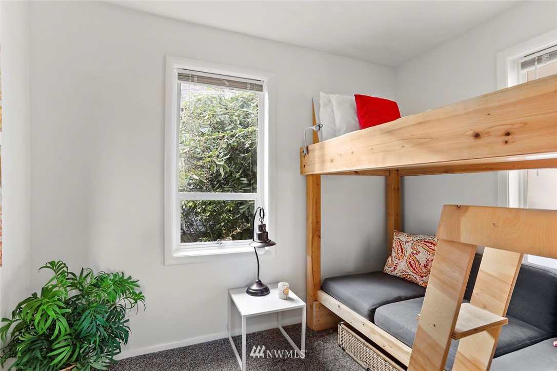 719 North 45th Street Seattle, WA 98103 - Photo 16 of 26 Gallery Image 16