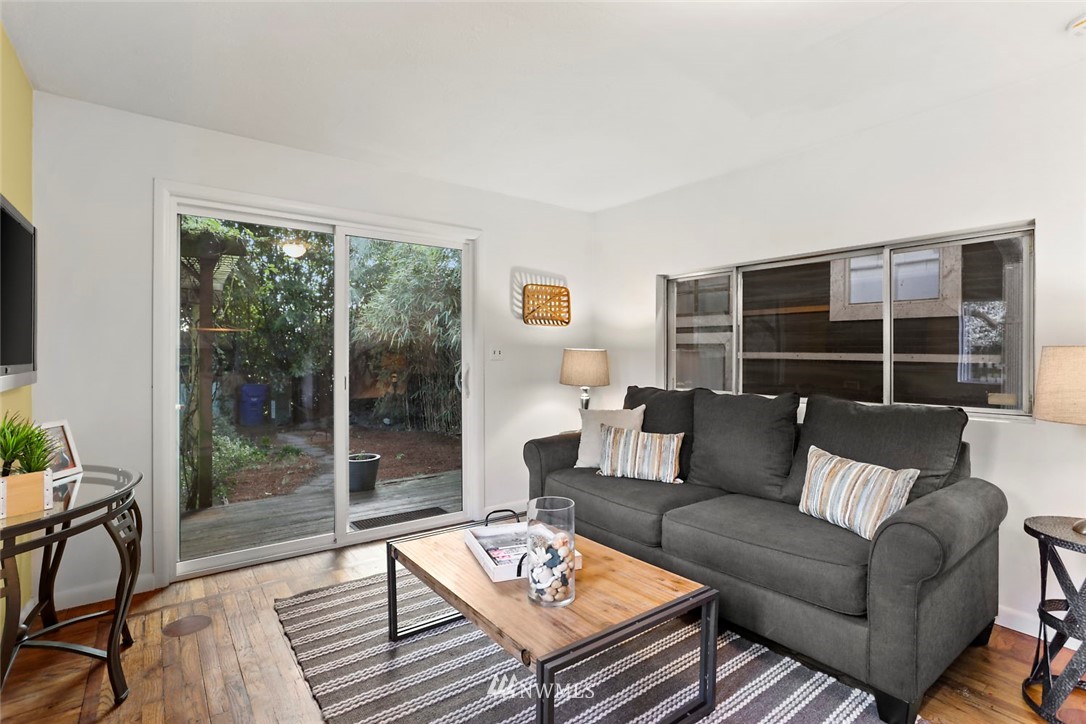 719 North 45th Street Seattle, WA 98103 - Photo 17 of 26 Gallery Image 17