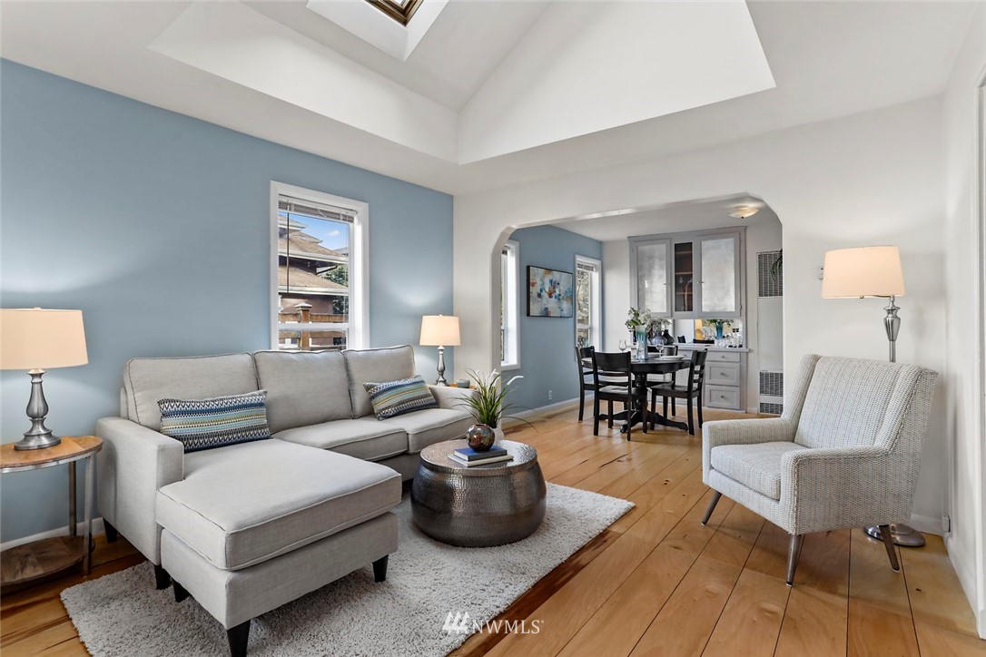 719 North 45th Street Seattle, WA 98103 - Photo 4 of 26 Gallery Image 4