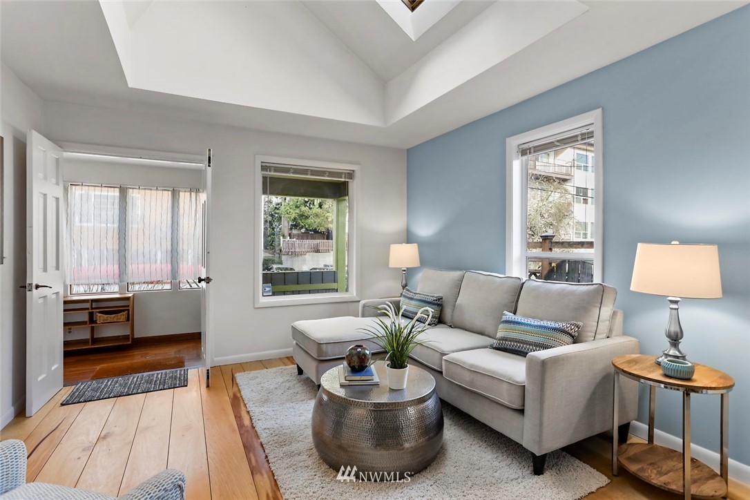 719 North 45th Street Seattle, WA 98103 - Photo 5 of 26 Gallery Image 5