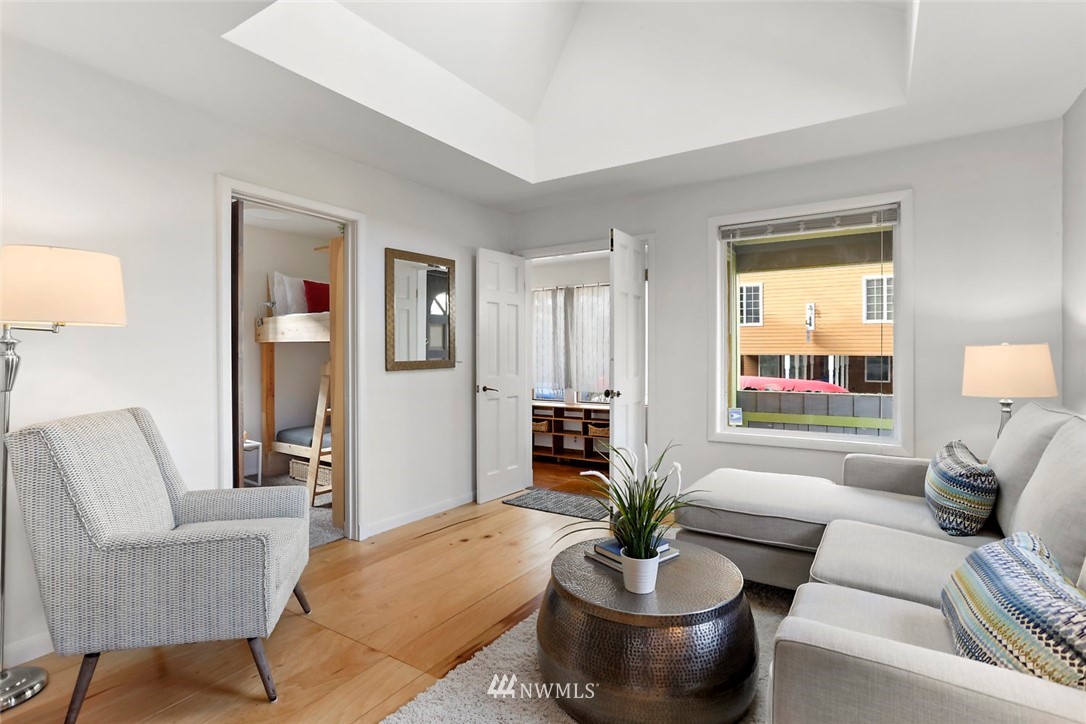 719 North 45th Street Seattle, WA 98103 - Photo 6 of 26 Gallery Image 6