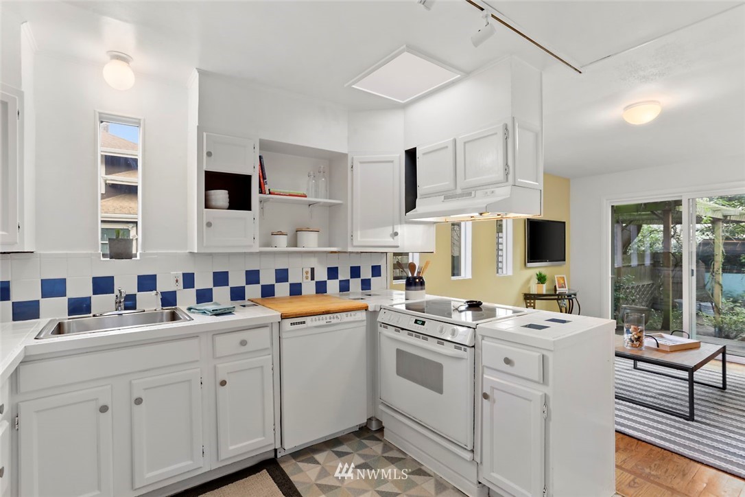 719 North 45th Street Seattle, WA 98103 - Photo 10 of 26 Gallery Image 10